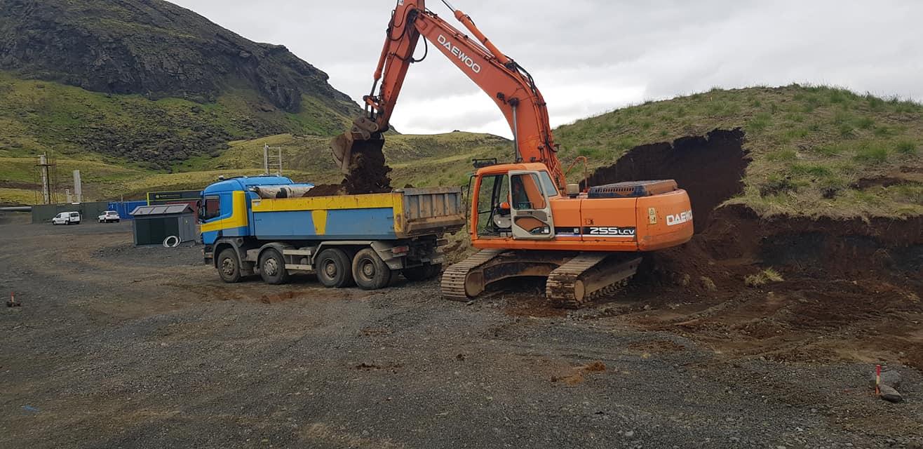 Jarðveg og efnisflutningar
